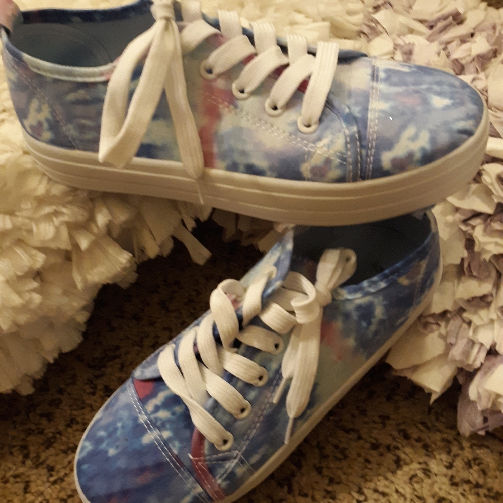 Tye dye tennis shoes